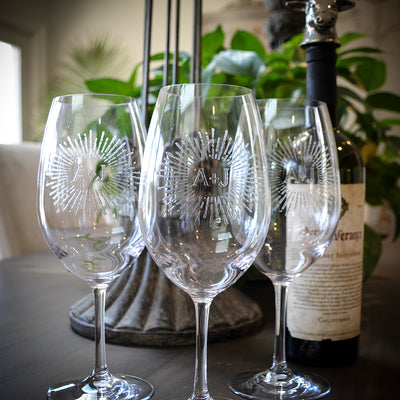 https://gbdesignhouse.com/cdn/shop/products/acrylic_CustomWineGlass_400x400.jpg?v=1553116474